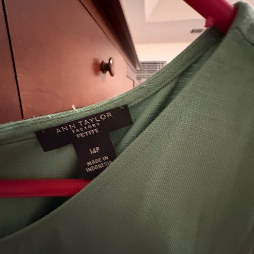 Ann Taylor Green jumpsuit. - Picture 2 of 3